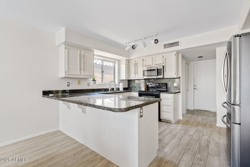 706 El Dorado Dr, Gilbert, AZ 85233