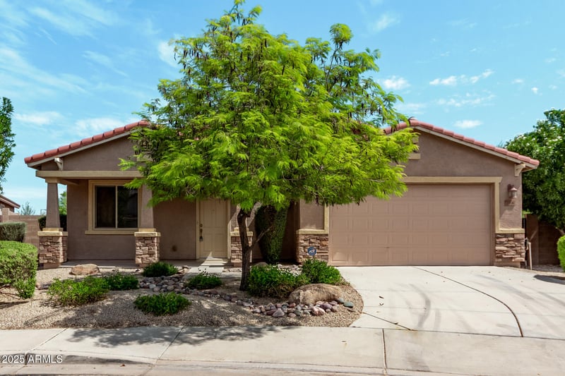 706 Navajo Trl, San Tan Valley, AZ 85143