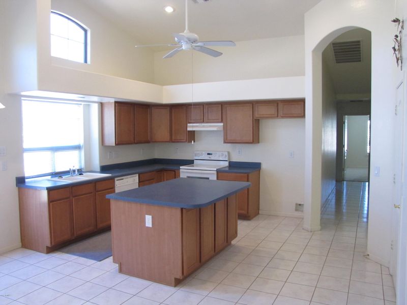 707 E Coconino Dr, Chandler, AZ 85249