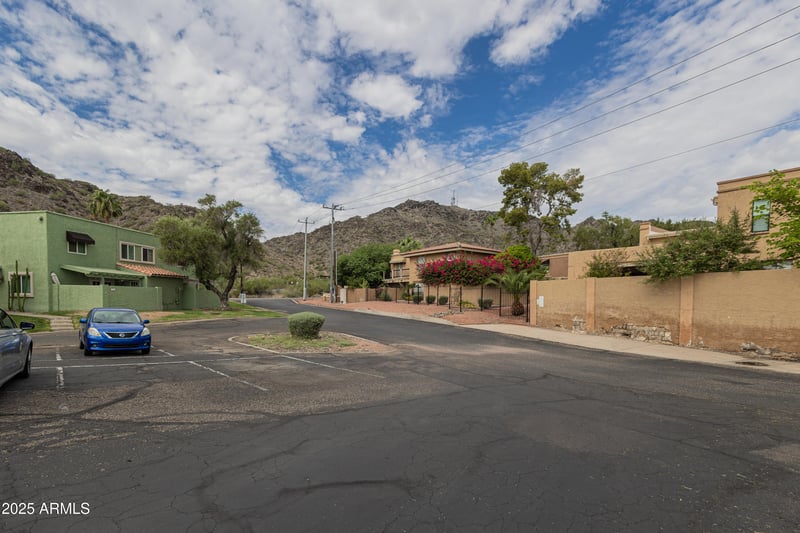 708 Cochise Dr #A, Phoenix, AZ 85020
