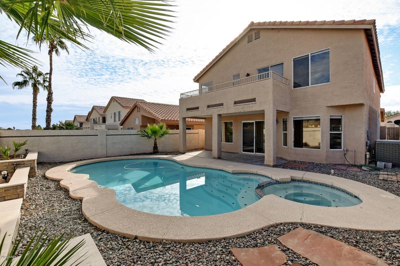 708 E Glenhaven Dr, Phoenix, AZ 85048