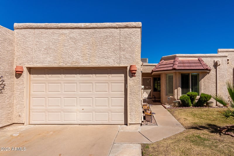 709 Arrowwood Way, Mesa, AZ 85208