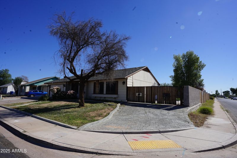 709 E Halifax St, Mesa, AZ 85203