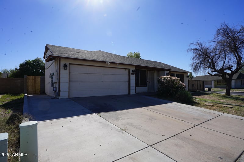 709 Halifax St, Mesa, AZ 85203