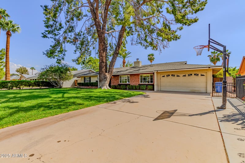 709 Hayward Ave, Phoenix, AZ 85020