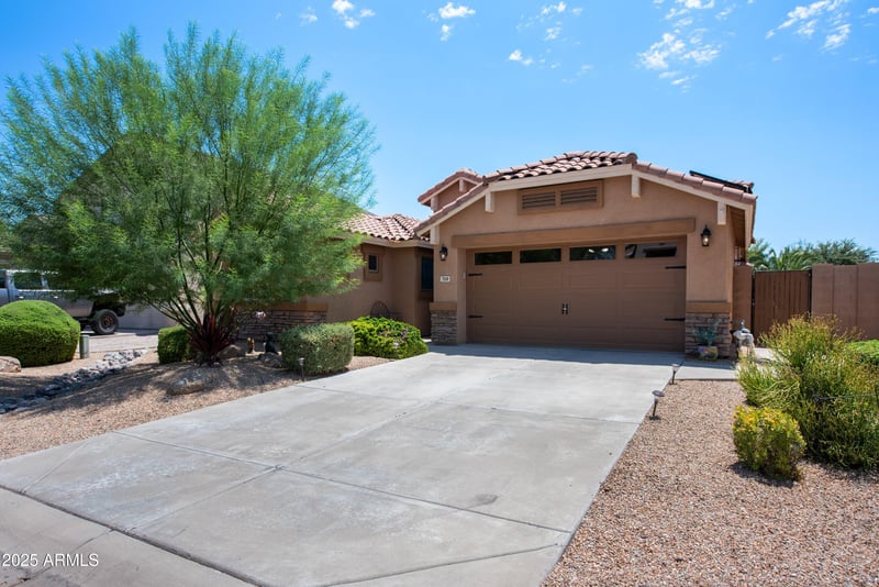709 Saddle Way, San Tan Valley, AZ 85143