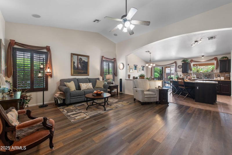 709 Saddle Way, San Tan Valley, AZ 85143