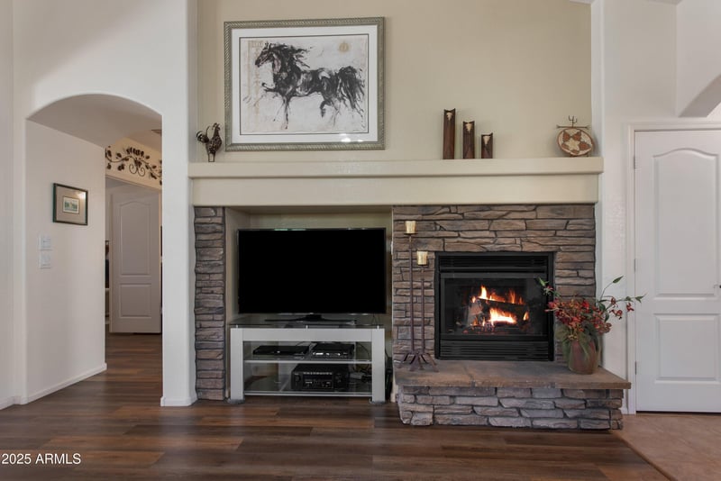 709 Saddle Way, San Tan Valley, AZ 85143