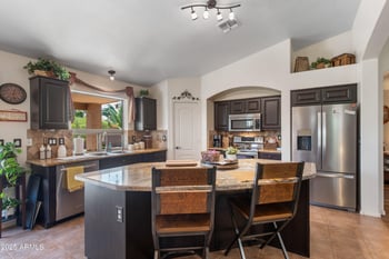 709 Saddle Way, San Tan Valley, AZ 85143