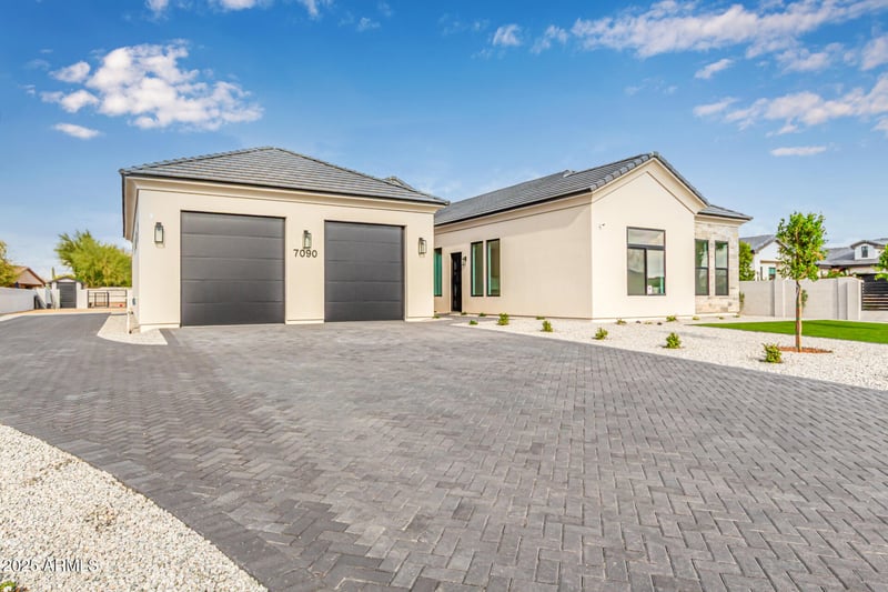 7090 Celestine Dr, Peoria, AZ 85383
