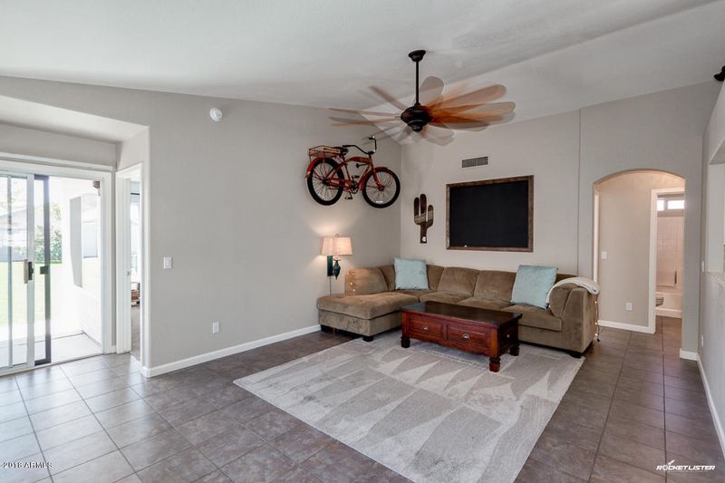 71 W Gail Dr, Gilbert, AZ 85233