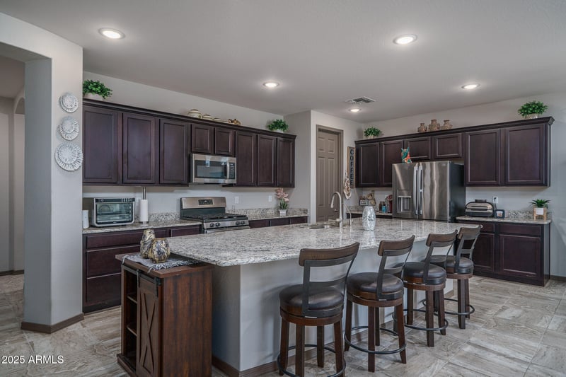 710 152nd Dr, Goodyear, AZ 85338