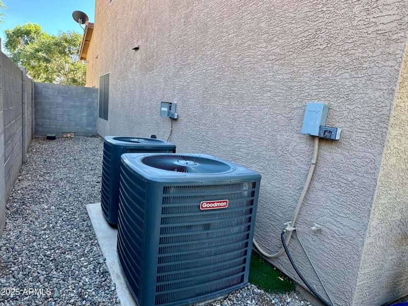 710 Heather Dr, San Tan Valley, AZ 85140