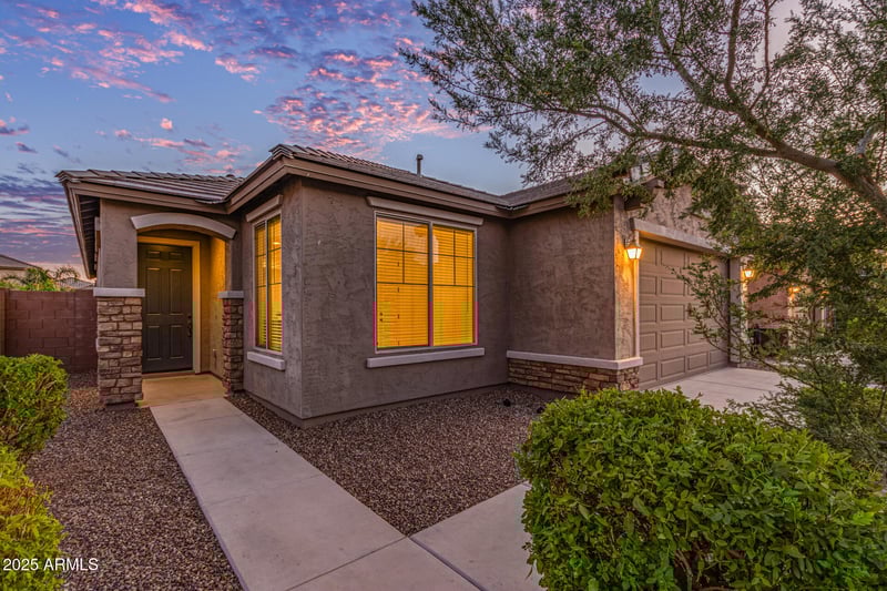 7103 Jasmine Trl, Peoria, AZ 85383