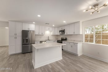 7103 Vogel Ave, Peoria, AZ 85345