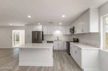 7103 Vogel Ave, Peoria, AZ 85345