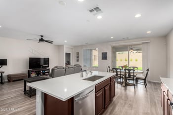 7104 Spur Dr, Peoria, AZ 85383