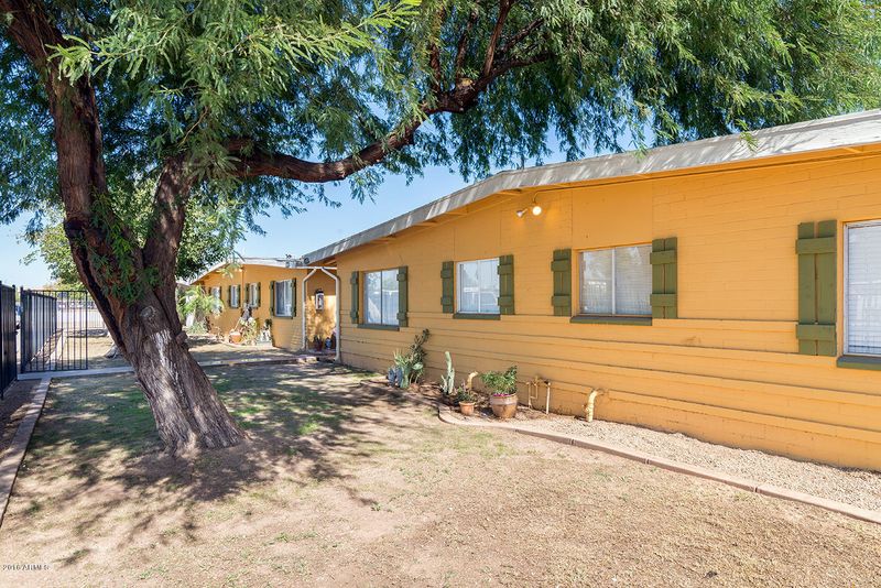 7105 N 68th Dr, Glendale, AZ 85303