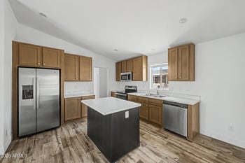 7106 68th Dr, Glendale, AZ 85303