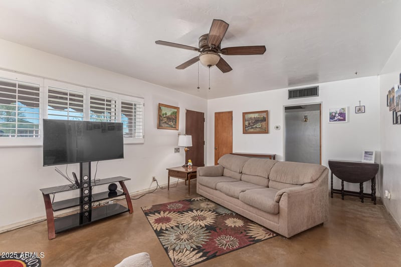 7108 25th Dr, Phoenix, AZ 85051