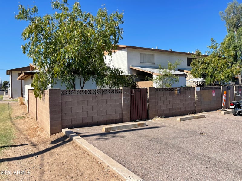 7109 Wolf St, Phoenix, AZ 85033