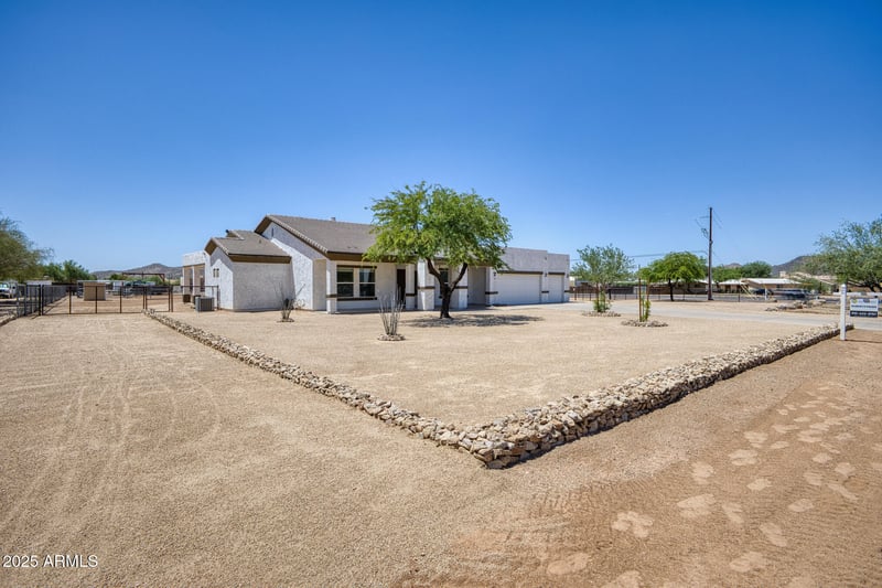 711 Cloud Rd, Phoenix, AZ 85086