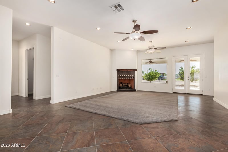 711 Cloud Rd, Phoenix, AZ 85086