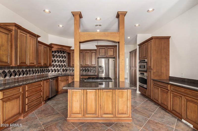 711 Cloud Rd, Phoenix, AZ 85086