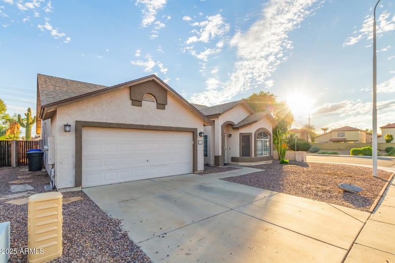 711 Los Arboles Ct, Chandler, AZ 85225