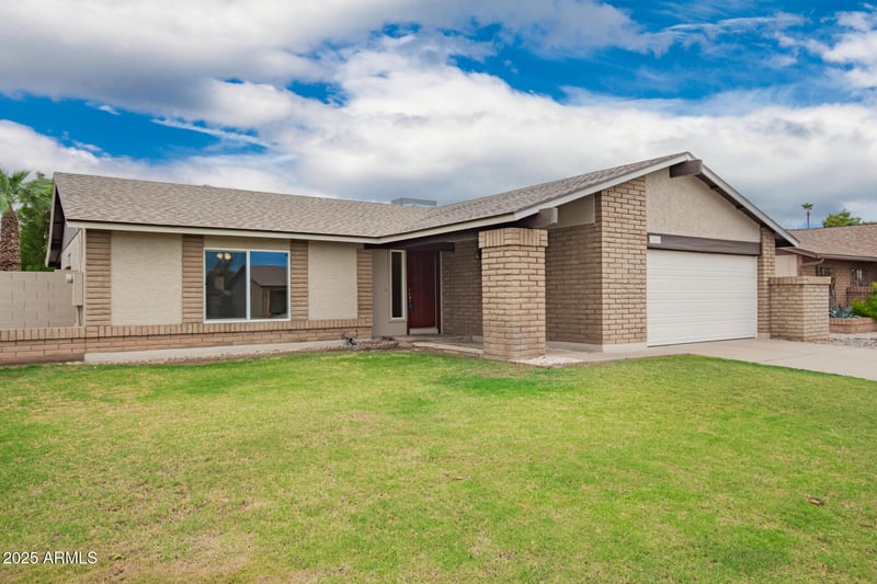 711 Straford Dr, Chandler, AZ 85225