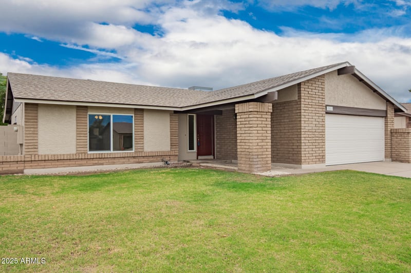 711 Straford Dr, Chandler, AZ 85225