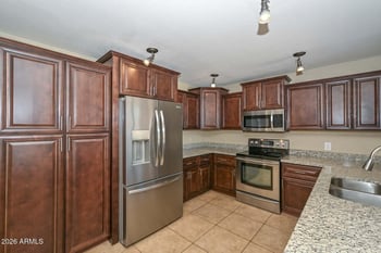 7110 Via De Luna Dr, Glendale, AZ 85310