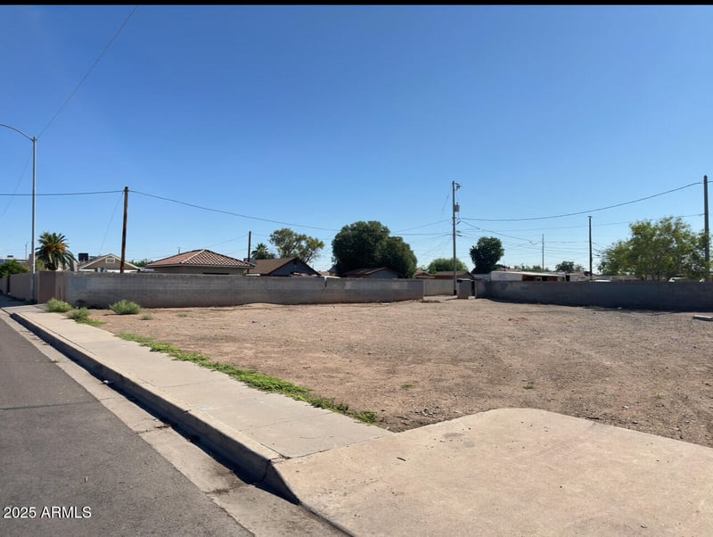 7111 62nd Ave #15, Glendale, AZ 85301