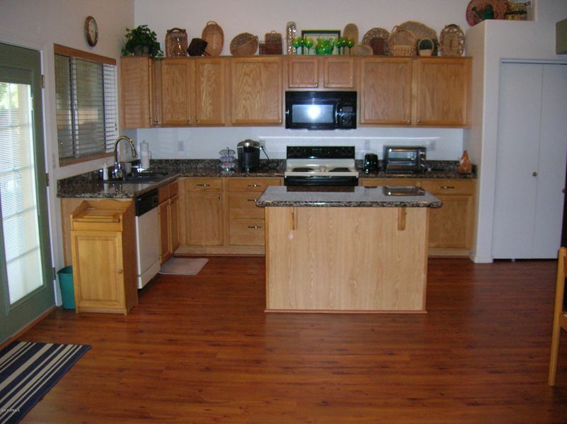 7113 W Potter Dr, Glendale, AZ 85308