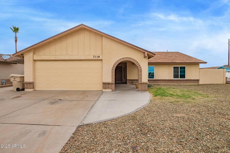 7114 Oregon Ave, Glendale, AZ 85303