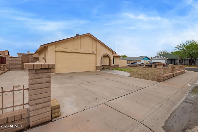 7114 Oregon Ave, Glendale, AZ 85303