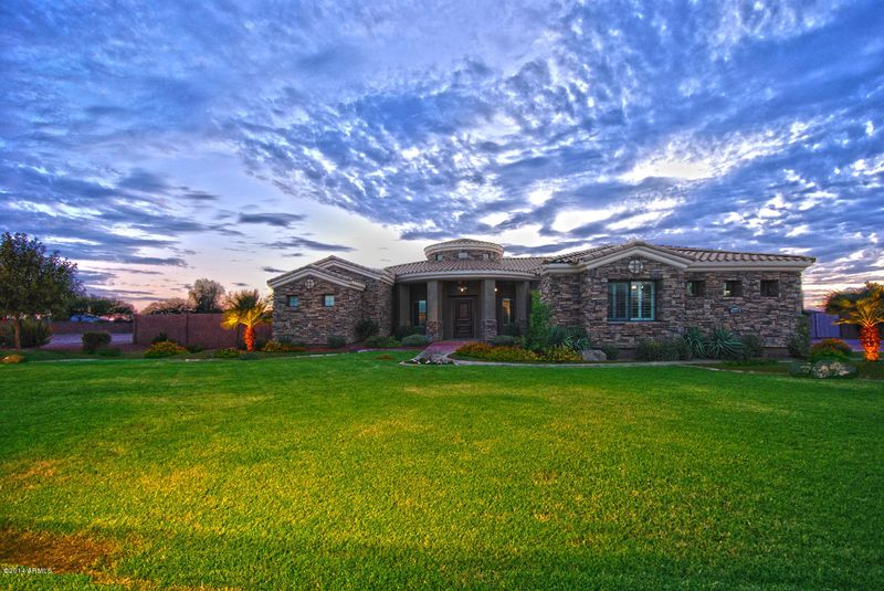 7116 S Star Dr, Gilbert, AZ 85298