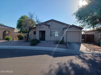 7118 37th Glen, Phoenix, AZ 85041