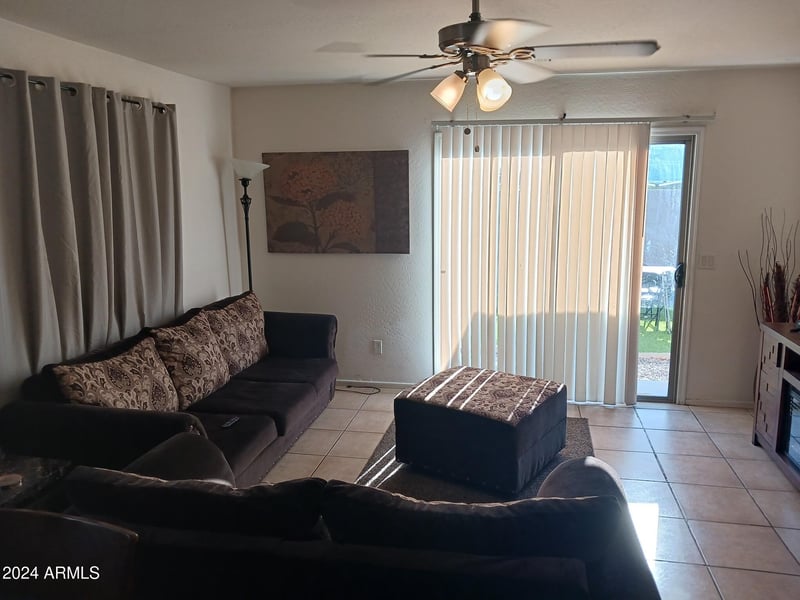7118 37th Glen, Phoenix, AZ 85041