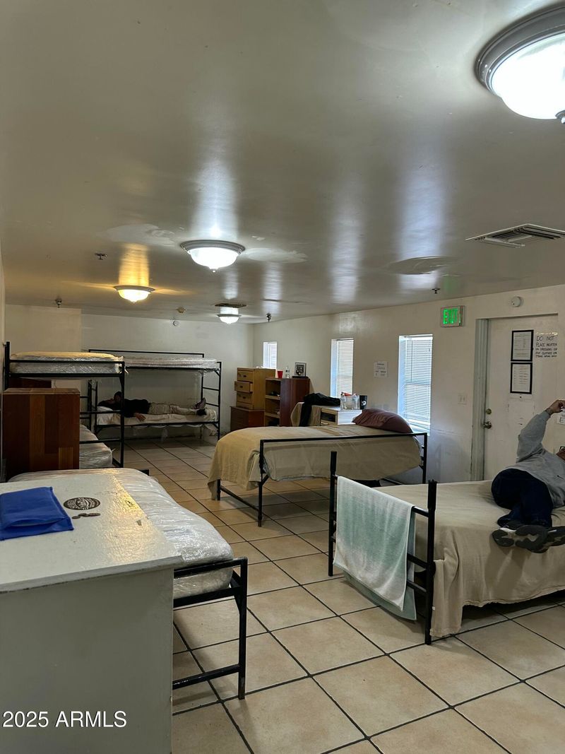 7119 N 67th Ave, Glendale, AZ 85301