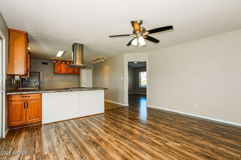 712 34th St, Mesa, AZ 85204
