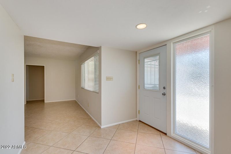 712 S Saranac Ave, Mesa, AZ 85208