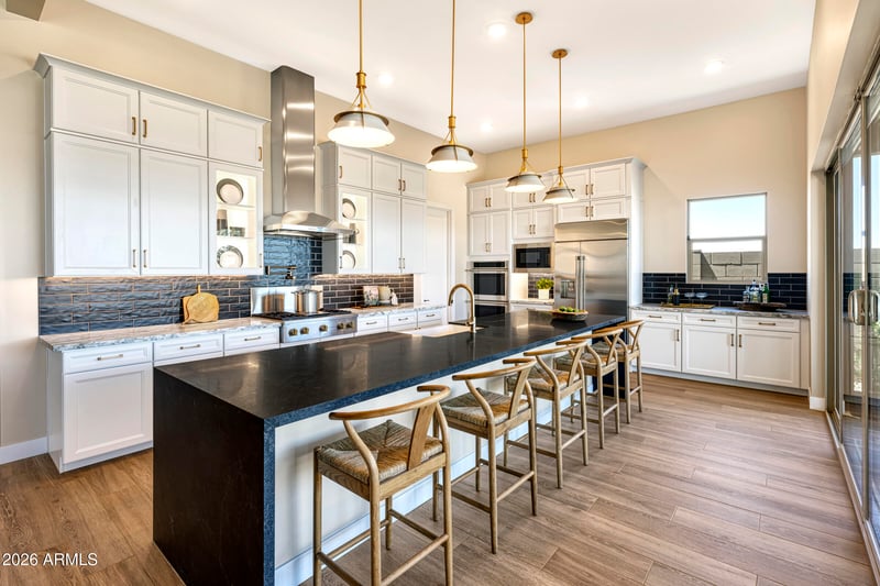 712 Treasure Trl, Apache Junction, AZ 85120
