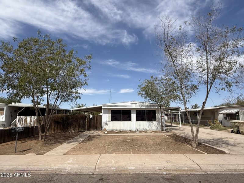 7122 N 68th Dr, Glendale, AZ 85303