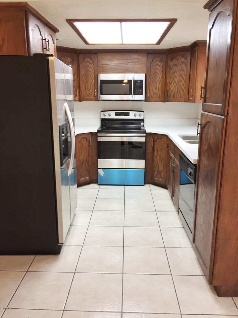 7124 N 63rd Dr, Glendale, AZ 85301