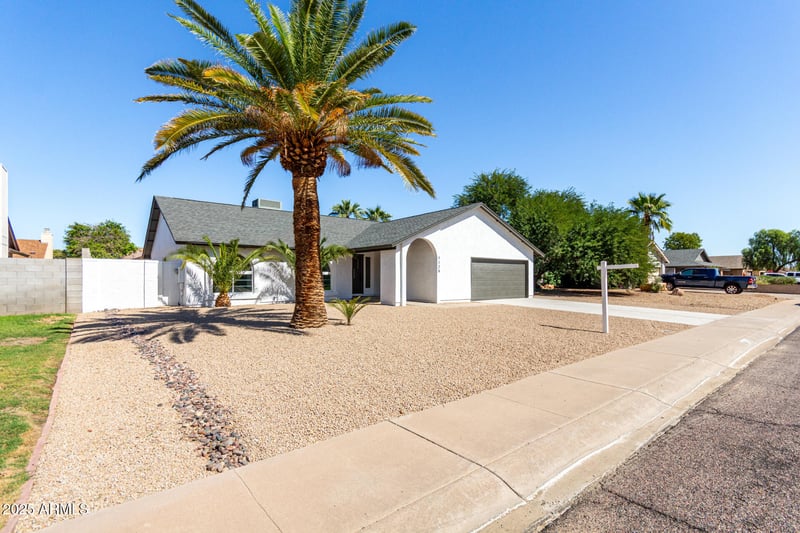 7126 Jenan Dr, Peoria, AZ 85345