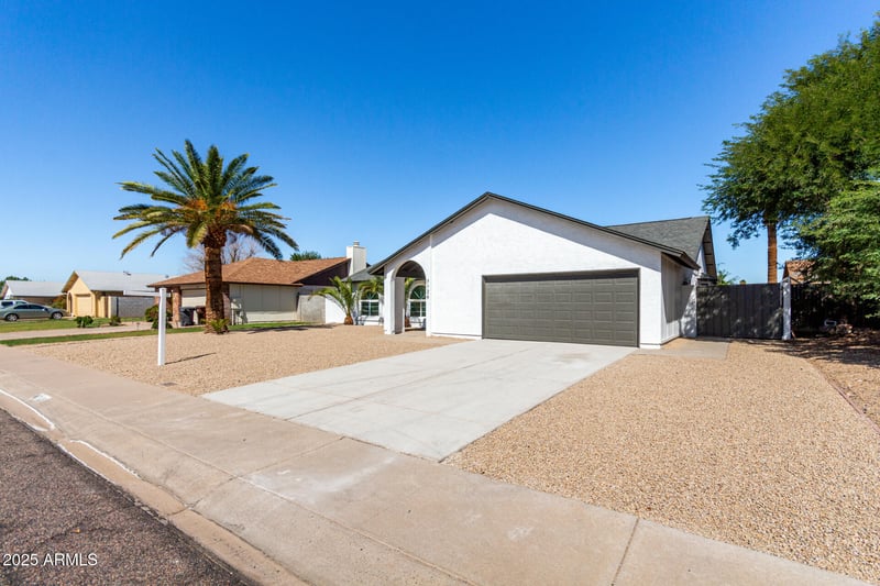 7126 Jenan Dr, Peoria, AZ 85345