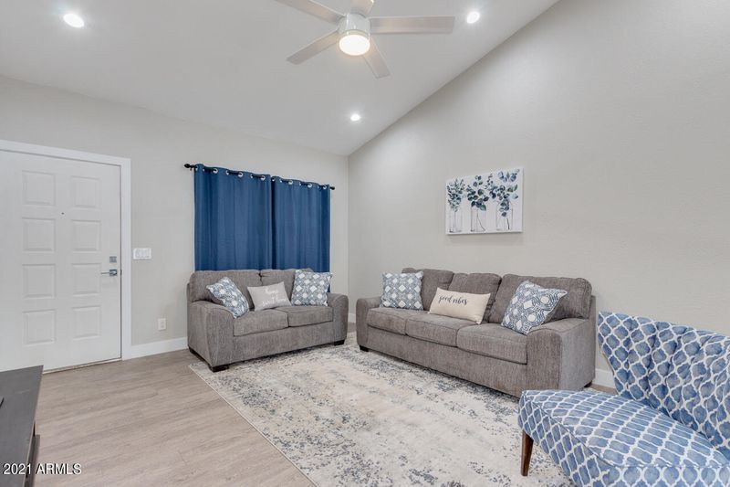 7126 W Cholla St, Peoria, AZ 85345