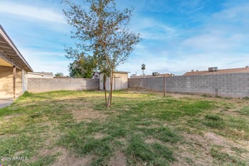 7127 Holly St, Phoenix, AZ 85035