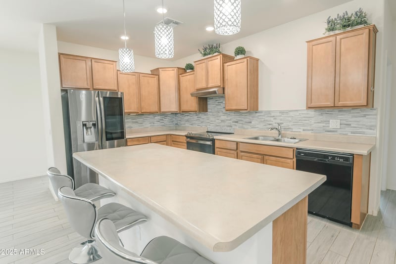 7127 Rancho Dr, Glendale, AZ 85303